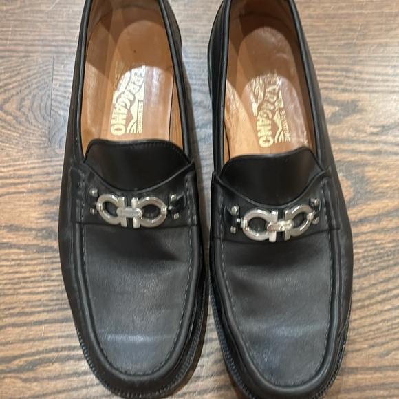 Men’s Salvatore Ferragamo shoes - Picture 2 of 3